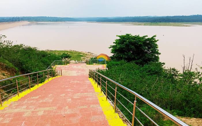 Latratu Dam, Karra, Khunti District: History, Location, River, Timings